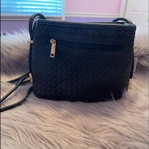 Samoe black leather shoulder bag EUC